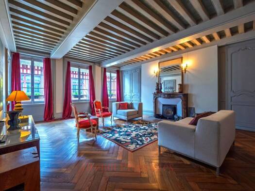 Maison à vendre 1 200 000 € 16 pièces 3 chambres 450 m² Pont-l'Évêque 14130