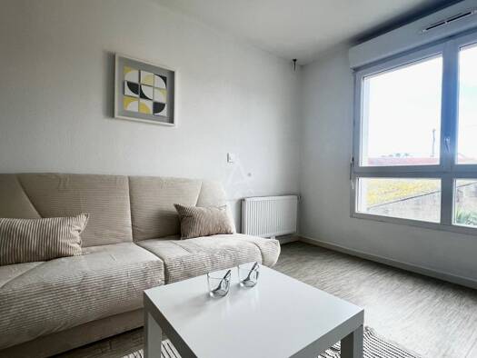 Appartement à vendre 130 000 € 1 pièce 31 m² Étage 1/5 Cavailles-Camparian Cenon 33150