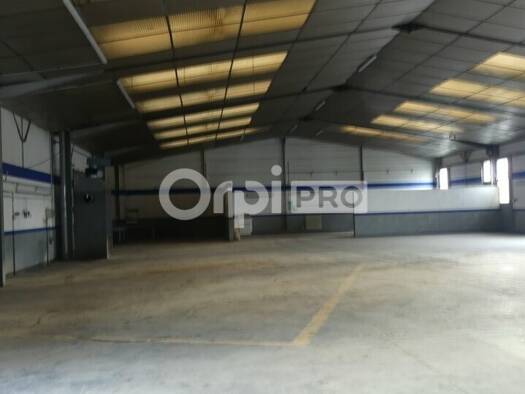 Entrepôt à vendre 650 400 € 1 355 m² d'espace de stockage Varennes-Vauzelles 58640