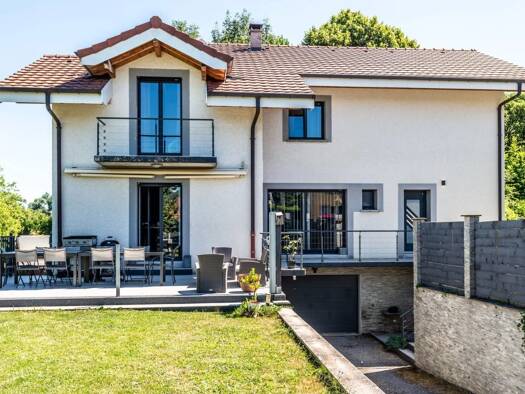 Maison à vendre 647 000 € 5 pièces 3 chambres 164,2 m² 722 m² de terrain Brenthonne 74890