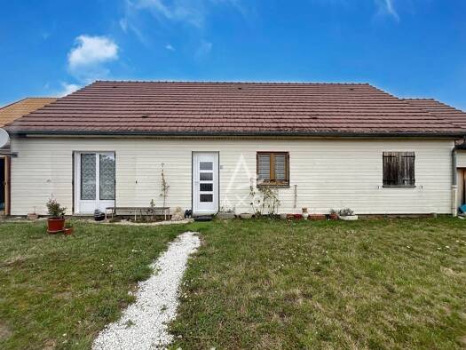 Maison de plain-pied à vendre 265 000 € 5 pièces 3 chambres 122 m² 1 189 m² de terrain Spoy 21120