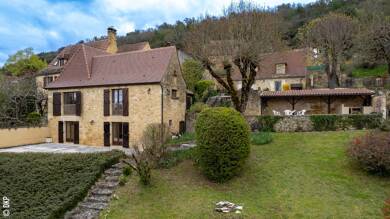 Maison à vendre 350 000 € 9 pièces 4 chambres 159 m² 1 480 m² de terrain Castels et Bezenac 24220