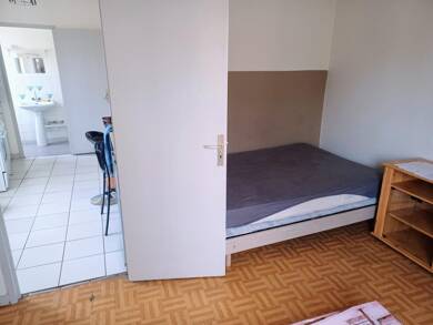 Appartement à louer 395 € 1 pièce 27 m² Centre Ville Niort 79000