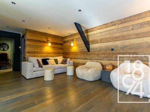 Maison à vendre 686 000 € 8 pièces 6 chambres 235 m² 880 m² de terrain Uvernet-Fours 04400