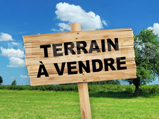 Terrain constructible viabilisé à vendre 75 700 € 2 035 m² de terrain Francheval 08140