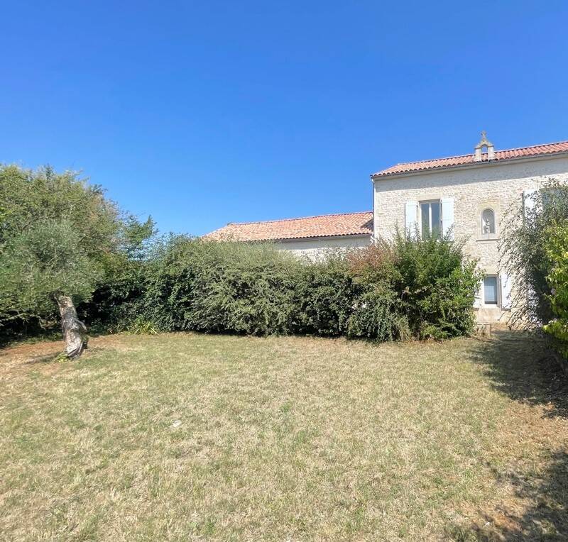 Maison à vendre, 265m², SAINTE RADEGONDE DES NOYERS