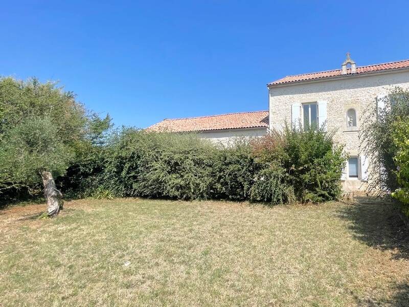 Maison à vendre, 265m², SAINTE RADEGONDE DES NOYERS