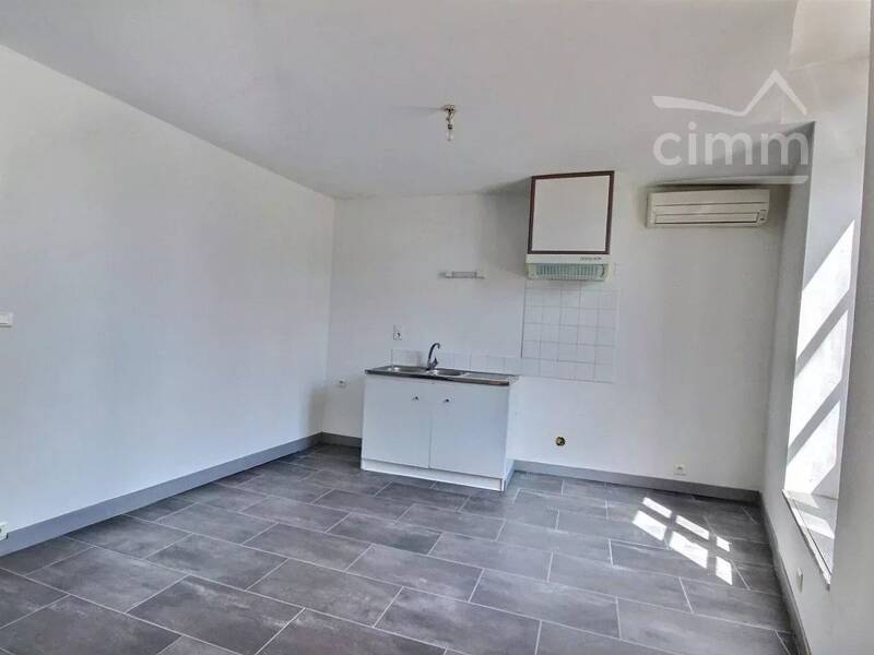 Maison à louer, 30m², ROCHEMAURE