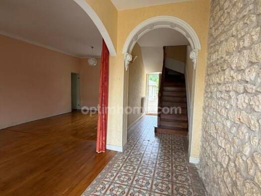 Maison à vendre 259 000 € 8 pièces 5 chambres 190 m² 4 070 m² de terrain Sud Ouest Saint-Yrieix-sur-Charente 16710