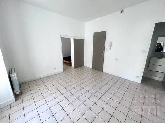 Appartement à louer 460 € 2 pièces 1 chambre 26,4 m² RDC/1 Centre Ville Niort 79000