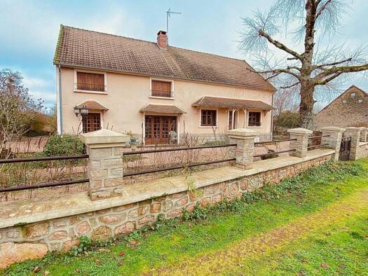 Maison à vendre 170 000 € 8 pièces 4 chambres 200 m² 1 260 m² de terrain Saint-Saulge 58330