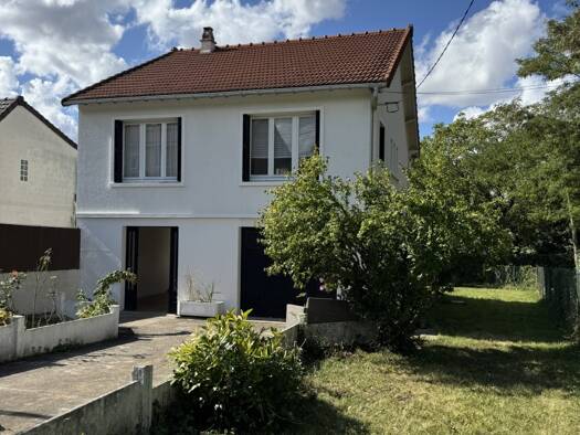 Maison à louer 2 200 € 4 pièces 3 chambres 110 m² 440 m² de terrain Le Centre Sucy-en-Brie 94370