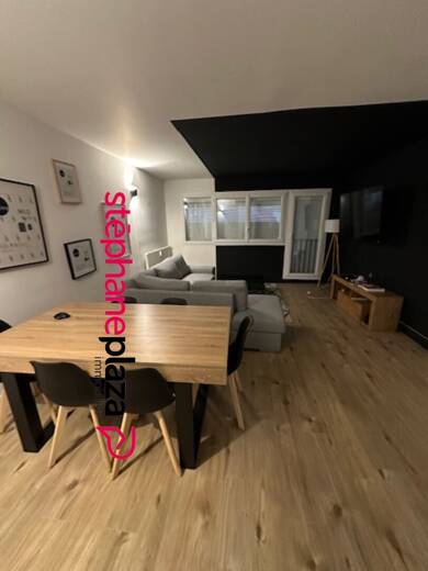 Appartement à louer 350 € 1 pièce 12 m² Étage 3/4 Penhars Quimper 29000