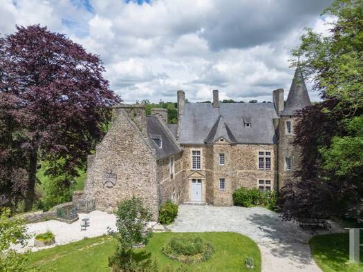 Château à vendre 1 500 000 € 14 pièces 10 chambres 600 m² 223 299 m² de terrain Saint-Lô 50000