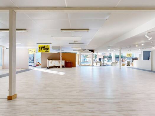 Local commercial à vendre 241 500 € 1 130 m² de surface de vente Saint-James 50240