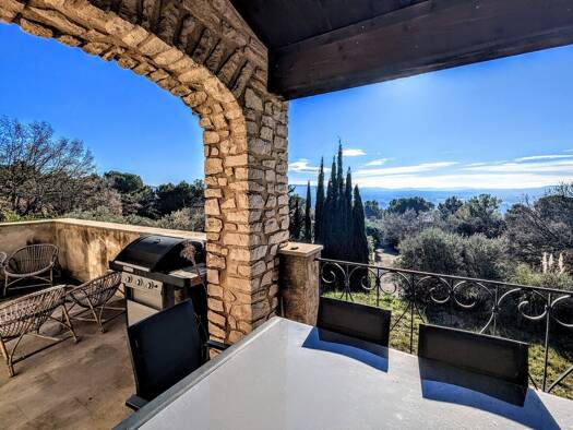 Maison à vendre 495 000 € 5 pièces 4 chambres 135 m² 5 171 m² de terrain Lauris 84360