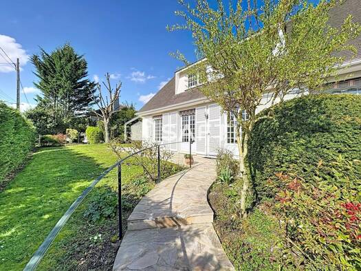 Maison à vendre 620 000 € 7 pièces 5 chambres 174 m² 923 m² de terrain Haut Montmorency Est Montmorency 95160
