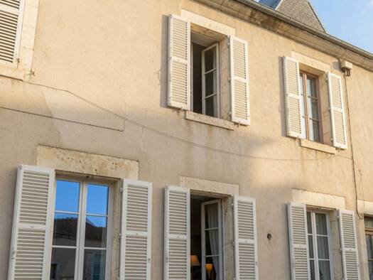 Immeuble à vendre 248 000 € 118 m² Centre Ville Bourges 18000