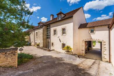 Maison à vendre 699 000 € 8 pièces 7 chambres 240 m² 1 804 m² de terrain Beaune 21200