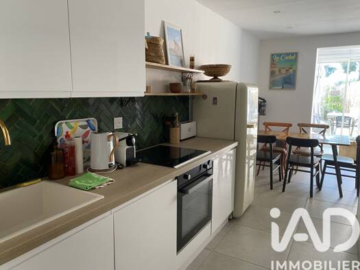 Appartement à vendre 239 900 € 2 pièces 1 chambre 35 m² RDC/3 Est La Ciotat 13600
