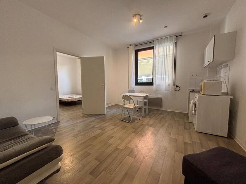 Maison à louer, 33250m², NICE