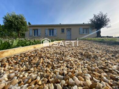 Maison de plain-pied à vendre 220 000 € 4 pièces 3 chambres 96 m² 1 189 m² de terrain Zones d'Activités Soyaux 16800