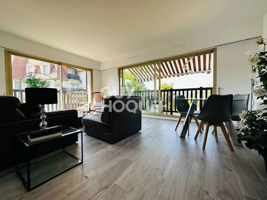 Appartement à louer 890 € 2 pièces 1 chambre 50 m² Étage 3/4 Deauville 14800