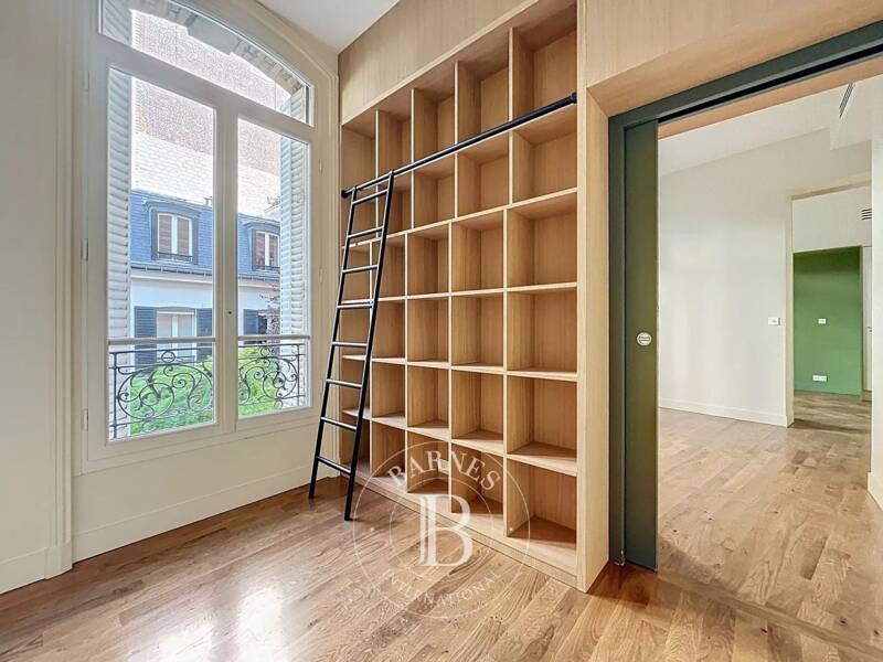 Maison à louer, 299m², PARIS 16E