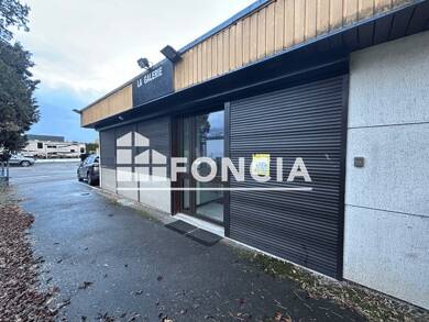 Local commercial à louer 255 € 18 m² de surface de vente Le Bourg-Les Chenevières-Chantavot-Zone Industrielle Domène 38420