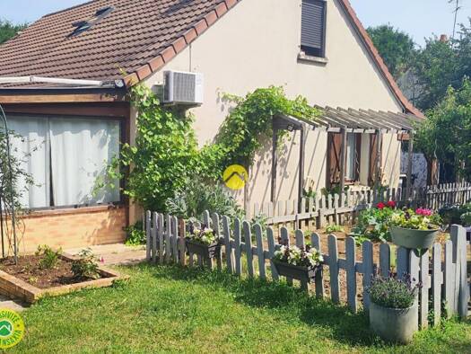 Maison à vendre 141 700 € 6 pièces 5 chambres 148 m² 1 300 m² de terrain Crosses 18340