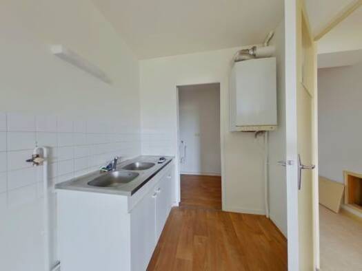 Appartement à louer 512 € 3 pièces 3 chambres 84 m² 2ème étage Le Bourg Saint-Germain-du-Puy 18390