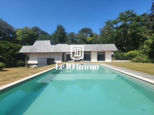 Maison à vendre 888 000 € 10 pièces 8 chambres 364 m² 3 699 m² de terrain Bourg Sud Orvault 44700