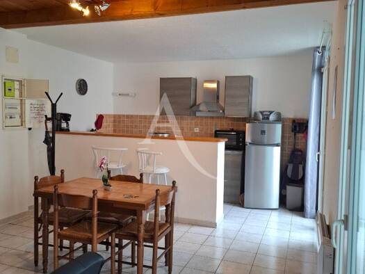 Appartement à louer 600 € 3 pièces 2 chambres 52 m² Étage 1/2 Lamalou-les-Bains 34240