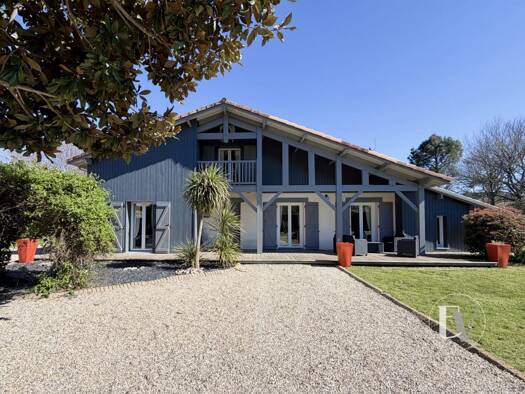 Villa à vendre 1 092 000 € 7 pièces 5 chambres 203 m² 2 610 m² de terrain Sanguinet 40460