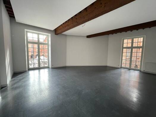 Appartement à louer 742 € 3 pièces 2 chambres 103 m² Étage 1/3 Centre Ville Montauban 82000