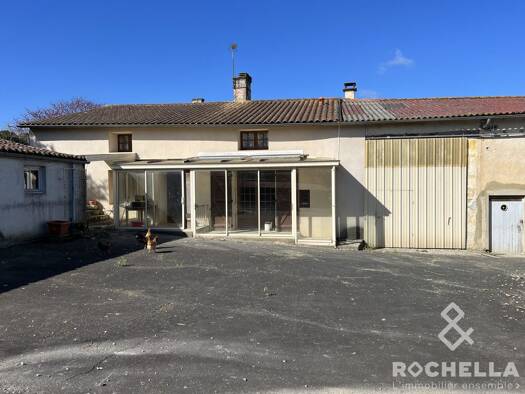 Maison à vendre 150 000 € 6 pièces 4 chambres 144,25 m² 1 156 m² de terrain Ternant 17400