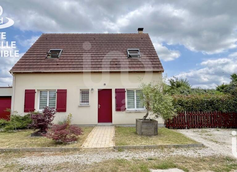 Maison à vendre 230 000 € 5 pièces 4<br/>chambres 102 m²<br/>superficie 1 000 m²<br/>terrain Férolles 45150