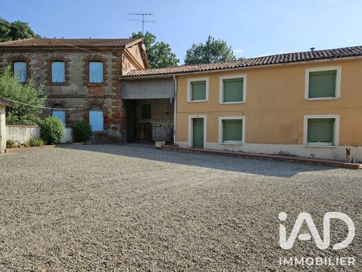 Demeure à vendre 253 000 € 7 pièces 4 chambres 200 m² 15 249 m² de terrain Castelmayran 82210