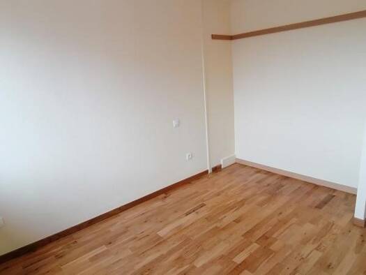 Appartement à louer 805 € 4 pièces 3 chambres 88,7 m² Étage 2/2 Faubourg d'Isle-Neuville Saint-Quentin 02100