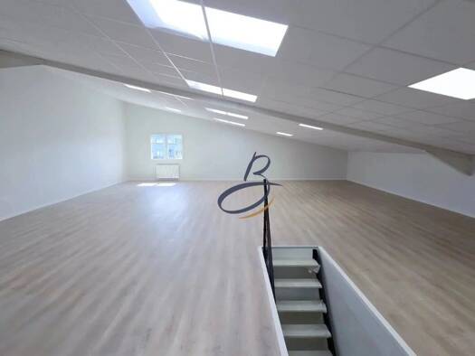 Espace bureau à louer 1 500 € 185 m² de bureaux Champfleuri Bourgoin-Jallieu 38300