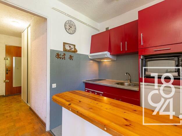Studio à vendre 60 000 € 1 pièce 25 m² Étage 2/3 Uvernet-Fours 04400