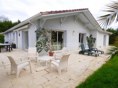 Maison de plain-pied à vendre 384 500 € 4 pièces 3 chambres 149 m² 2 796 m² de terrain Bélus 40300