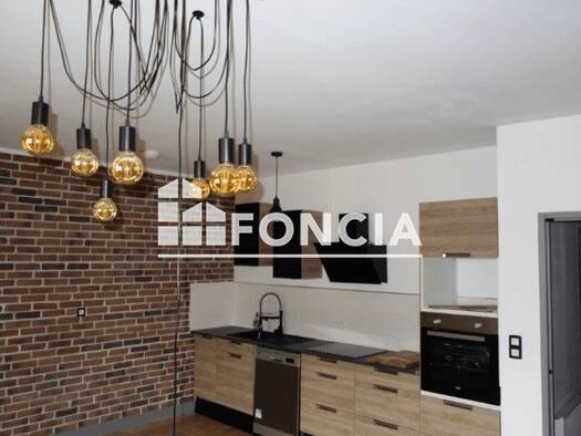 Duplex à louer 700 € 3 pièces 2 chambres 84 m² Étage 3/3 Centre Ville Pézenas 34120