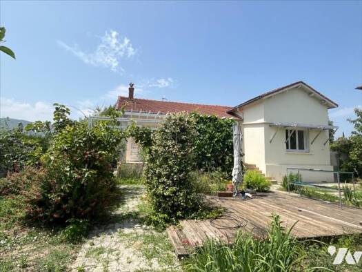 Maison à vendre 395 000 € 5 pièces 4 chambres 111 m² 735 m² de terrain Guilherand Granges 07500