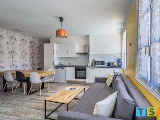 Appartement à vendre 260 000 € 4 pièces 3 chambres 64 m² 4ème étage Bagnères-de-Luchon 31110