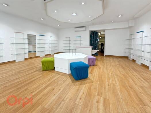 Local commercial à vendre 189 000 € 261 m² de surface de vente Centre Ville Romorantin-Lanthenay 41200