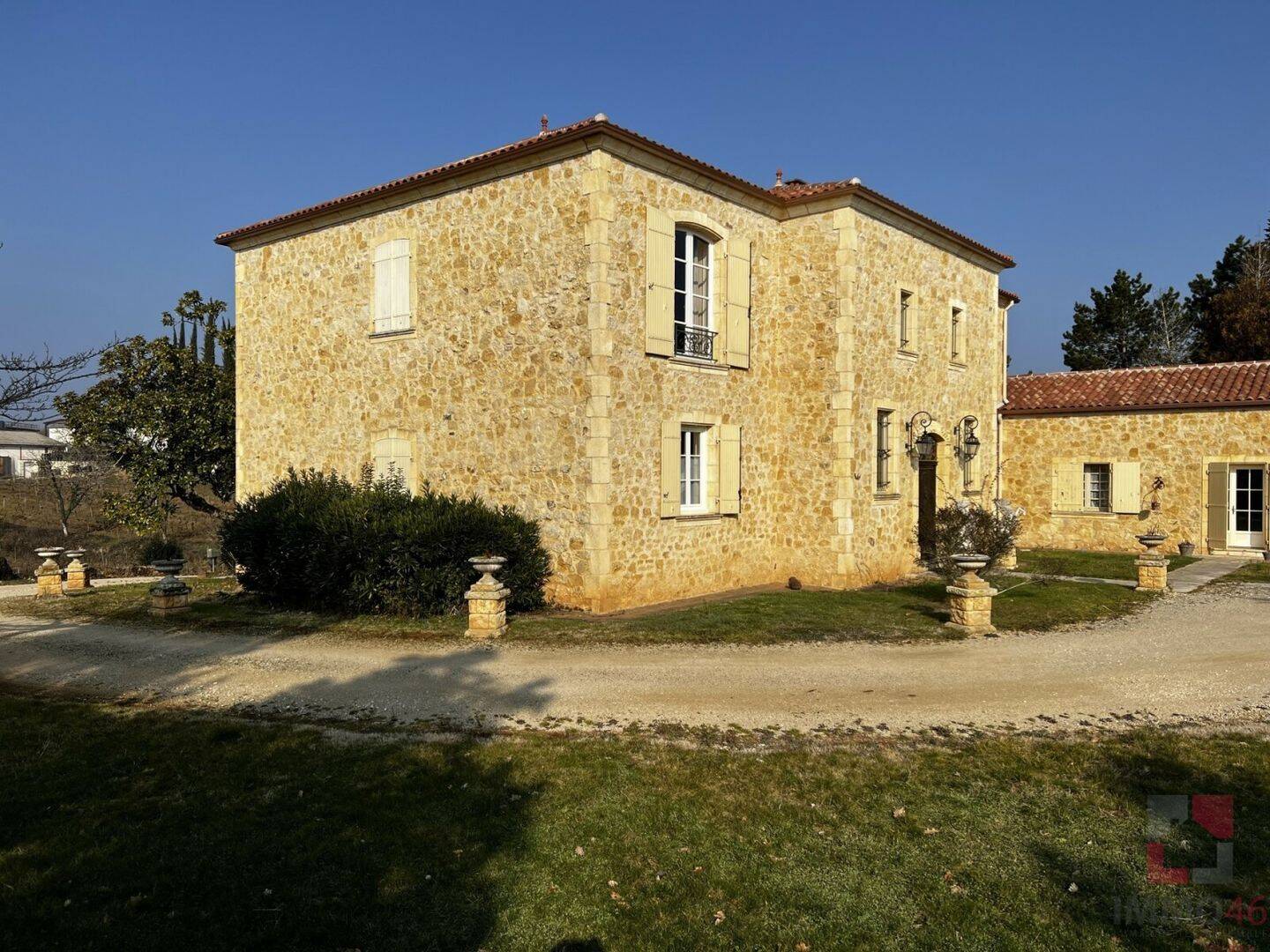 Maison à vendre, 452m², PUY L'EVEQUE