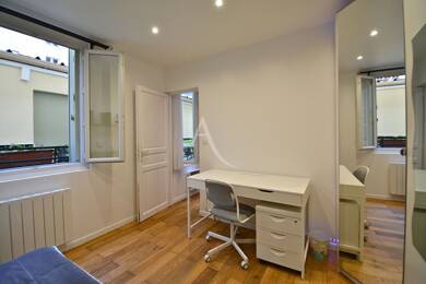 Appartement à louer 890 € 1 pièce 18 m² 5 étages Le Kremlin Bicetre 94270