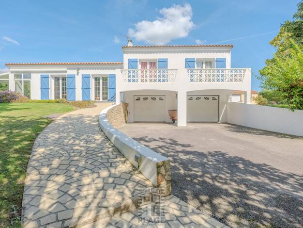 Maison à vendre 462 900 € 4 pièces 3 chambres 121 m² 5 135 m² de terrain Les Achards 85150