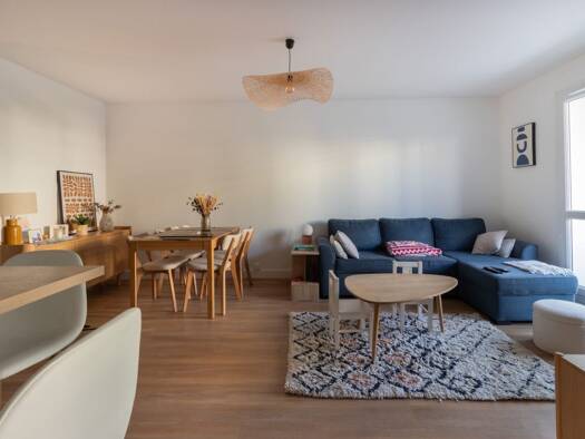 Appartement à louer 1 392 € 4 pièces 3 chambres 80 m² Étage 1/4 Jean-Moulin Le Bouscat 33110